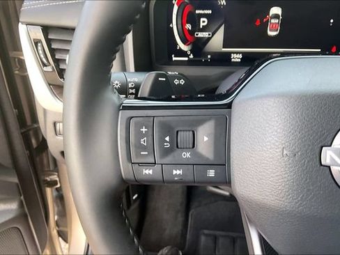 Certified 2025 Nissan Rogue Platinum AWD/4WD image 16