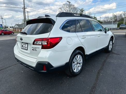 Used 2019 Subaru Outback 2.5i Premium image 8