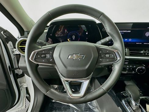 Used 2024 Chevrolet Trax ACTIV w/ Driver Confidence Package image 12