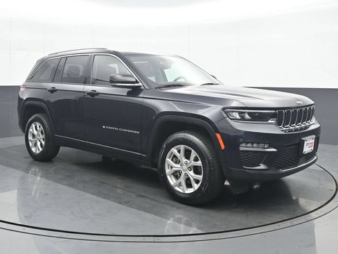 Used 2023 Jeep Grand Cherokee Limited AWD/4WD image 9