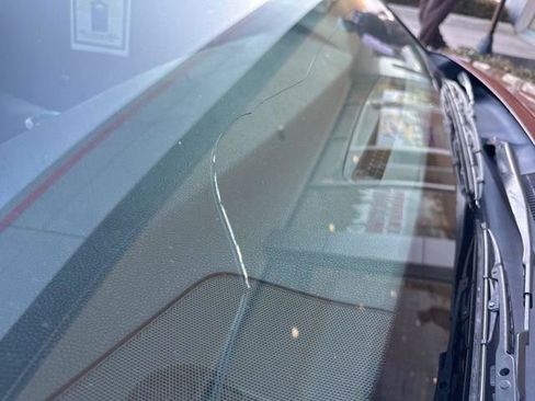 Used 2018 Toyota Camry LE image 19