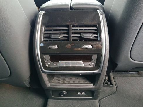 Used 2025 BMW X5 xDrive50e image 14