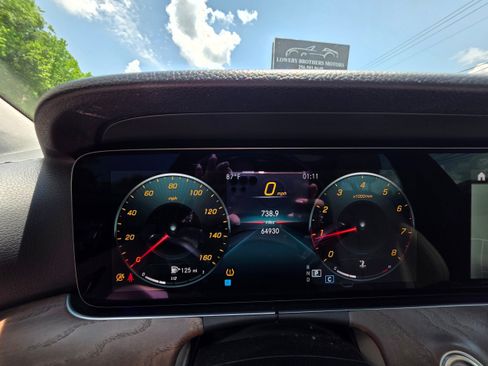 Used 2022 Mercedes-Benz E 350 4MATIC Sedan image 10