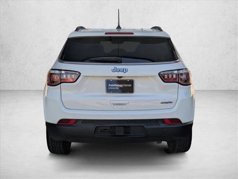 Used 2017 Jeep Compass Latitude w/ Popular Equipment Group image 7