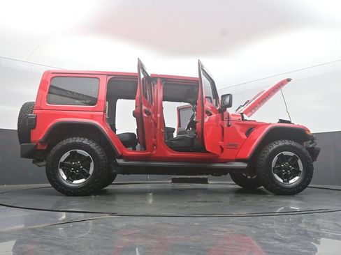 Used 2021 Jeep Wrangler Unlimited Rubicon w/ Cold Weather Group AWD/4WD image 64
