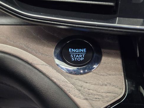 Certified 2023 Ford Explorer Platinum image 19