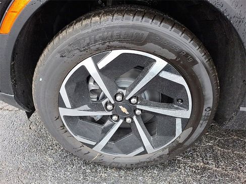 New 2026 Chevrolet Equinox EV LT image 5