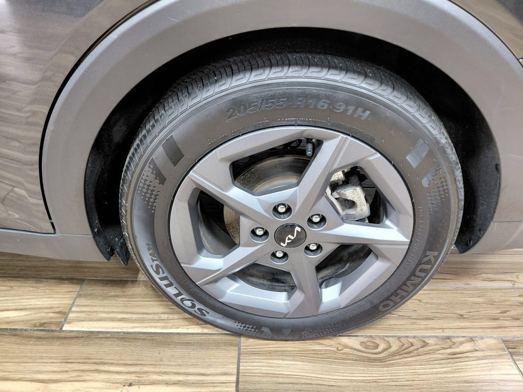 Used 2025 Kia K4 FWD image 9