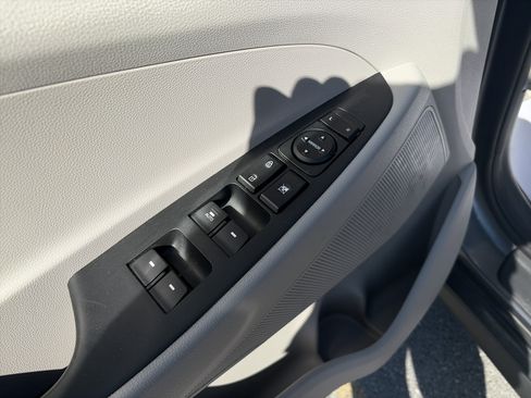 Used 2019 Hyundai Tucson Value AWD/4WD image 16