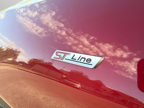 Used 2025 Ford Explorer ST-Line w/ ST-Line Street Pack AWD/4WD image 21
