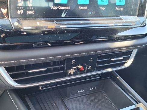 New 2026 Volkswagen Atlas Cross Sport SEL R-Line image 19