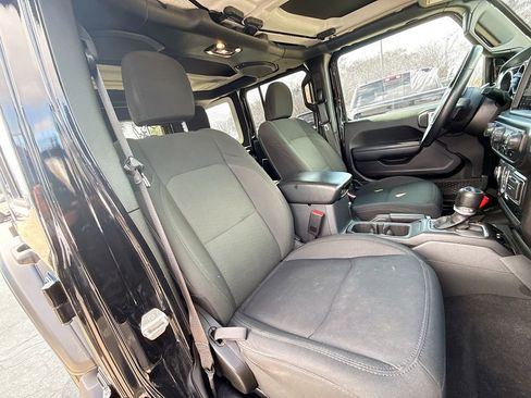 Used 2021 Jeep Wrangler Unlimited Sport image 32