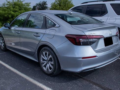 Used 2025 Honda Civic LX image 4