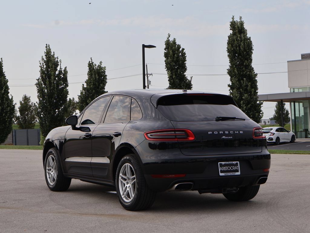 Used 2018 Porsche Macan AWD/4WD image 5