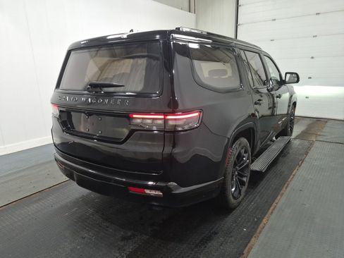 Used 2023 Jeep Grand Wagoneer Series II Obsidian AWD/4WD image 2