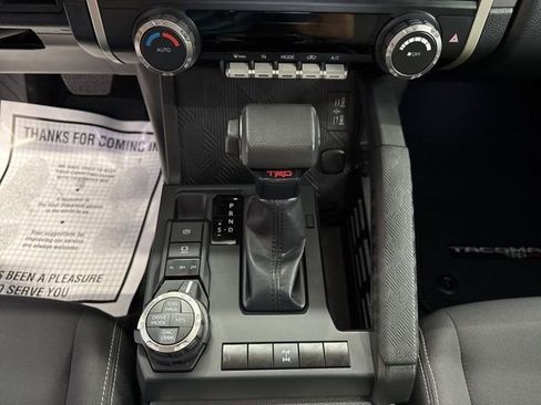 Used 2024 Toyota Tacoma TRD Off-Road image 30