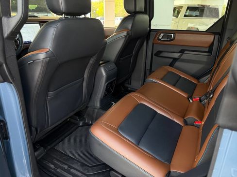 Used 2024 Ford Bronco Outer Banks AWD/4WD image 13