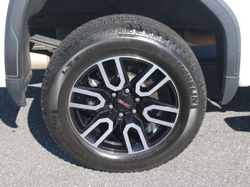 Used 2019 GMC Sierra 1500 AT4 w/ AT4 Premium Package AWD/4WD image 39