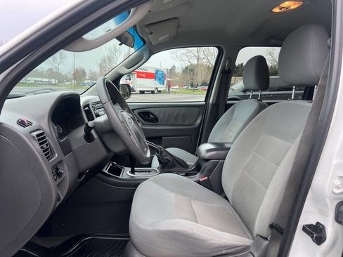 Used 2006 Ford Escape 4WD Hybrid image 9