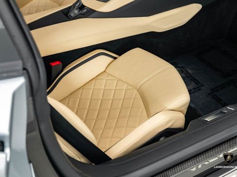 Used 2018 Lamborghini Aventador S image 62