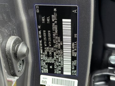 Used 2023 Toyota Highlander XLE AWD/4WD image 36