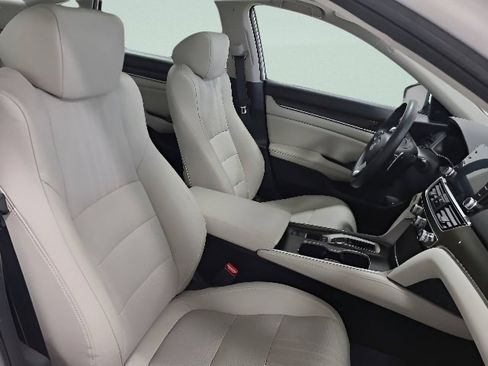 Certified 2019 Honda Accord Touring image 14