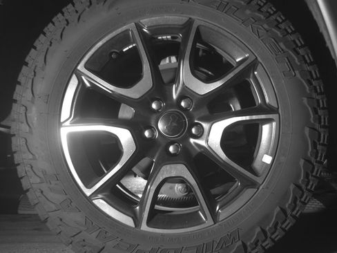 Used 2025 Jeep Compass Trailhawk AWD/4WD image 15