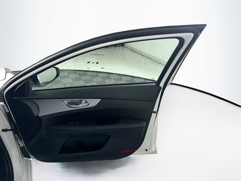 Used 2024 Kia Forte LXS image 30