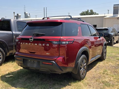 Used 2023 Nissan Pathfinder SV FWD image 4