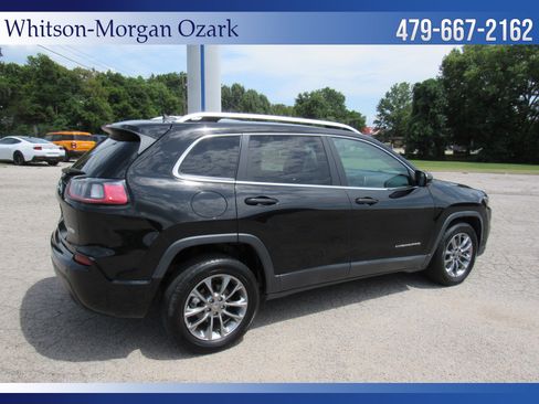 Used 2019 Jeep Cherokee Latitude Plus FWD image 16