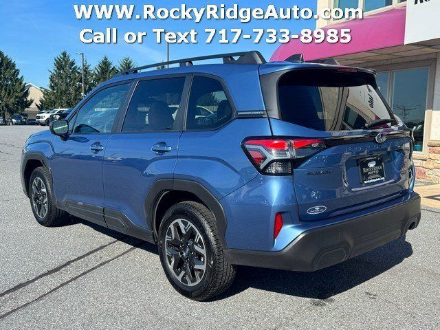 Used 2025 Subaru Forester Premium AWD/4WD image 5