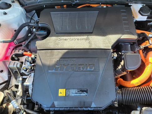 Used 2023 Kia Niro SX Touring image 30