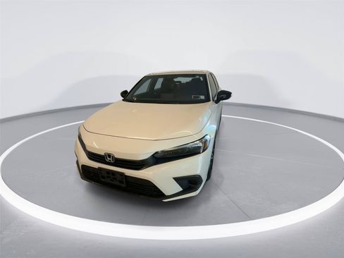 Used 2024 Honda Civic Sport image 2
