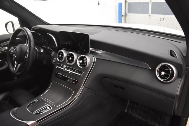Used 2022 Mercedes-Benz GLC 300 4MATIC image 18