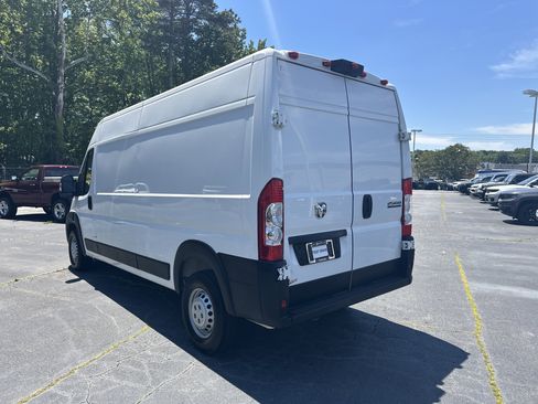 Used 2025 RAM ProMaster 2500 w/ Convenience Group FWD image 7