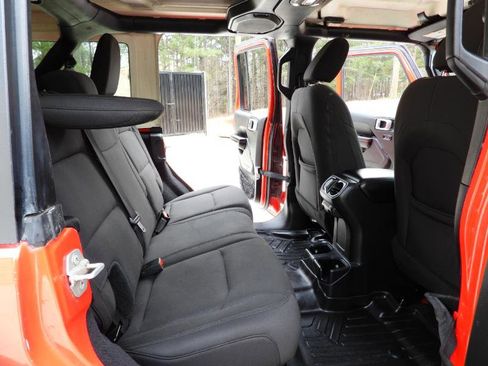 Used 2019 Jeep Wrangler Unlimited Sport S image 33