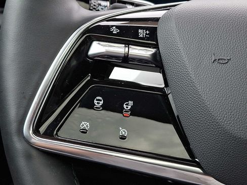 Certified 2025 Cadillac Optiq Sport 2 w/ LPO, Floor Liner Package AWD/4WD image 26