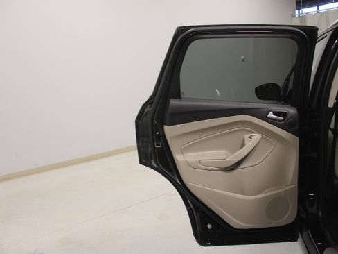 Used 2019 Ford Escape Titanium image 22