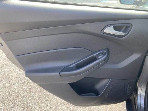 Used 2014 Ford Focus SE FWD image 13