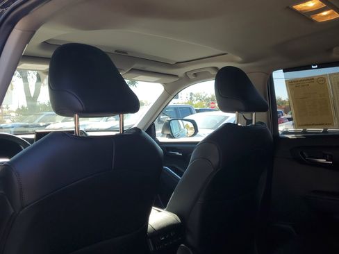 Used 2026 Toyota Highlander XLE image 14