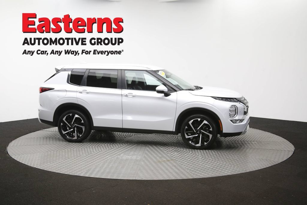 Used 2024 Mitsubishi Outlander SE AWD/4WD image 49