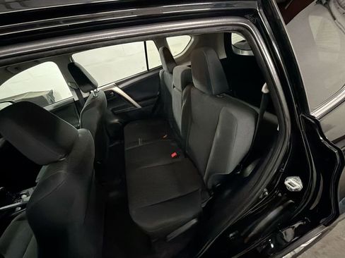 Used 2015 Toyota RAV4 LE image 21