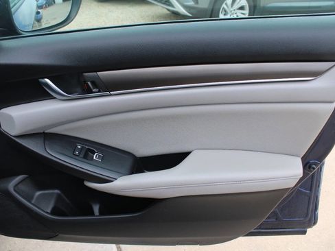 Used 2020 Honda Accord LX image 8