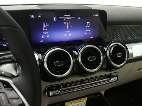 New 2026 Mercedes-Benz GLB 250 image 6