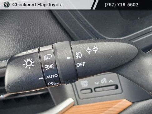 Used 2024 Toyota Grand Highlander XLE image 31