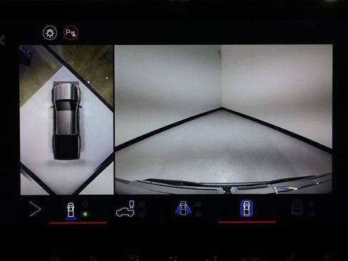 Certified 2026 GMC Canyon AT4 w/ Technology Plus Package image 13