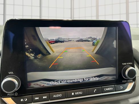 Used 2024 Nissan Rogue S image 25