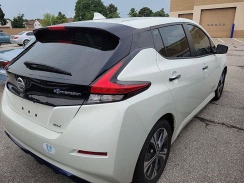 Used 2018 Nissan Leaf SV w/ SV Technology Package FWD image 4