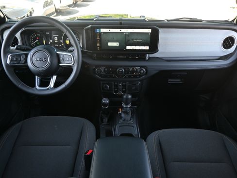 Used 2025 Jeep Wrangler Unlimited Sahara w/ Safety Group AWD/4WD image 30