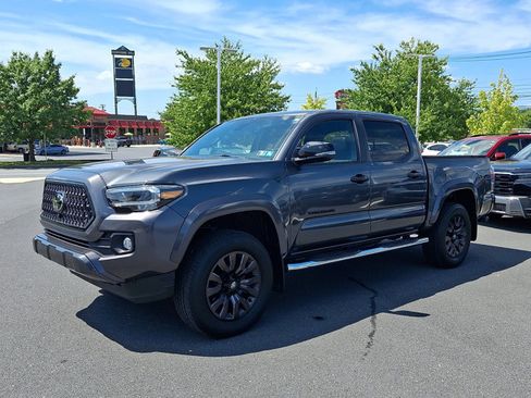 Used 2023 Toyota Tacoma Limited w/ Nightshade Package AWD/4WD image 3